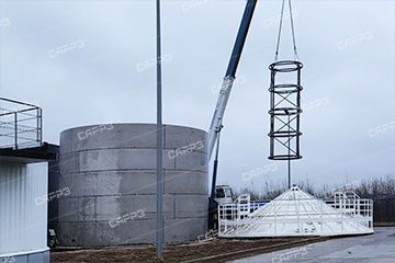 Монтаж вертикального резервуара из нержавеющей стали в Московской области
